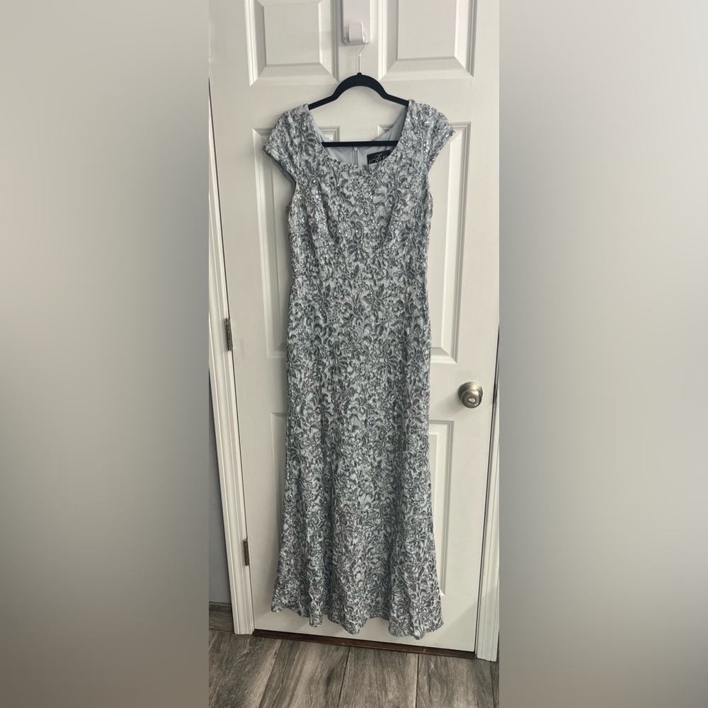 Alex Evenings Formal Light Blue Gray Sequins Dress size 10